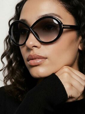 Brand New 🔥🔥🔥Tom Ford Black Oversized Round Sunglasses with Gradient Lenses